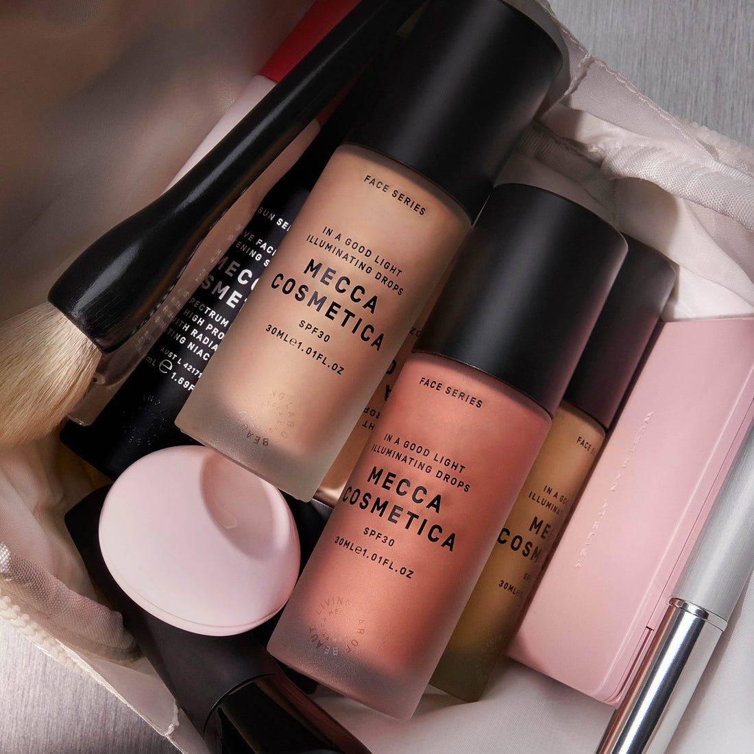 In A Good Light Illuminating Drops SPF30